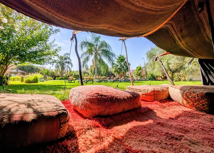 Las Palmeras Guest House
