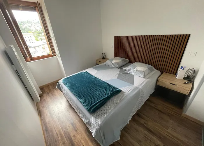 Mende 2 Chambres Canapé Lit WIFI Gratuit