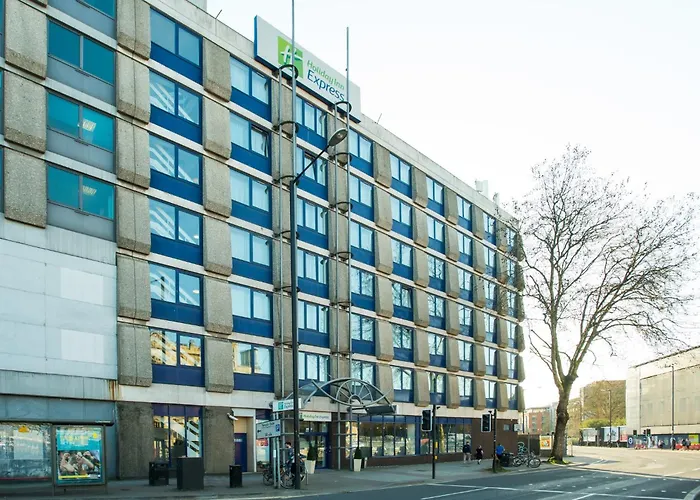  Holiday Inn Express Bristol City Centre By Ihg
