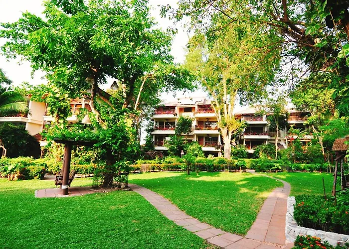 Birds And Bees Resort