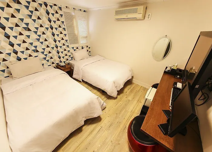 In Seoul Sinchon Goguma Hotel
