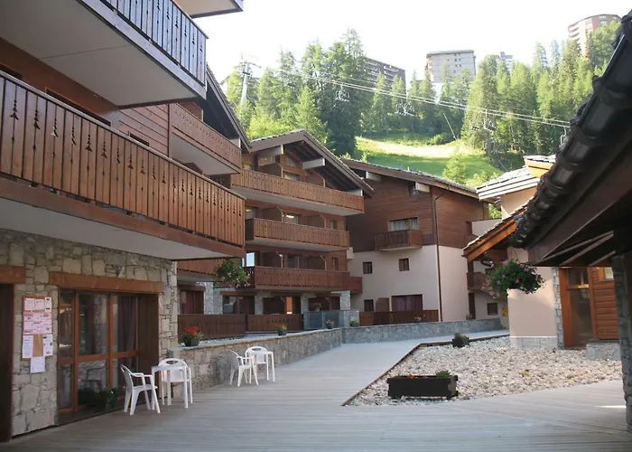 Self Catering: Lagrange Vacances Les Chalets Edelweiss