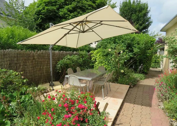 Villa privée: Gîte La Pierre Qui Tourne