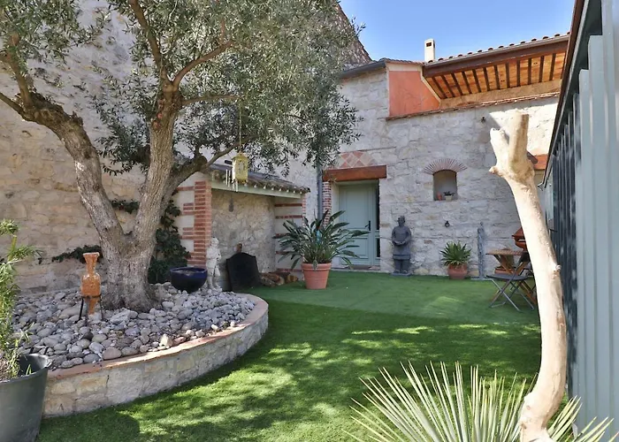 Hôtel accueillant les animaux: VILLA ARTEMIA Maison vigneronne - chambre d hôtes-B&B-piscine et spa